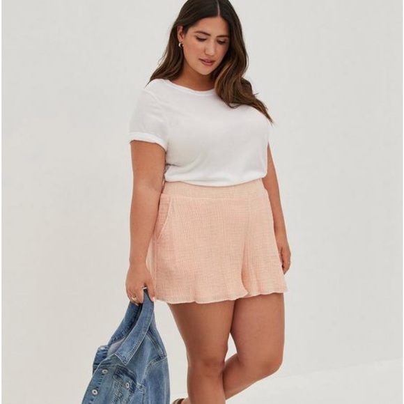 5 Inch Textured Gauze High-Rise Short - Picture 3 of 7